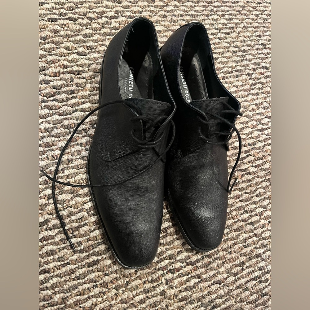 Kenneth Cole Leather shoes